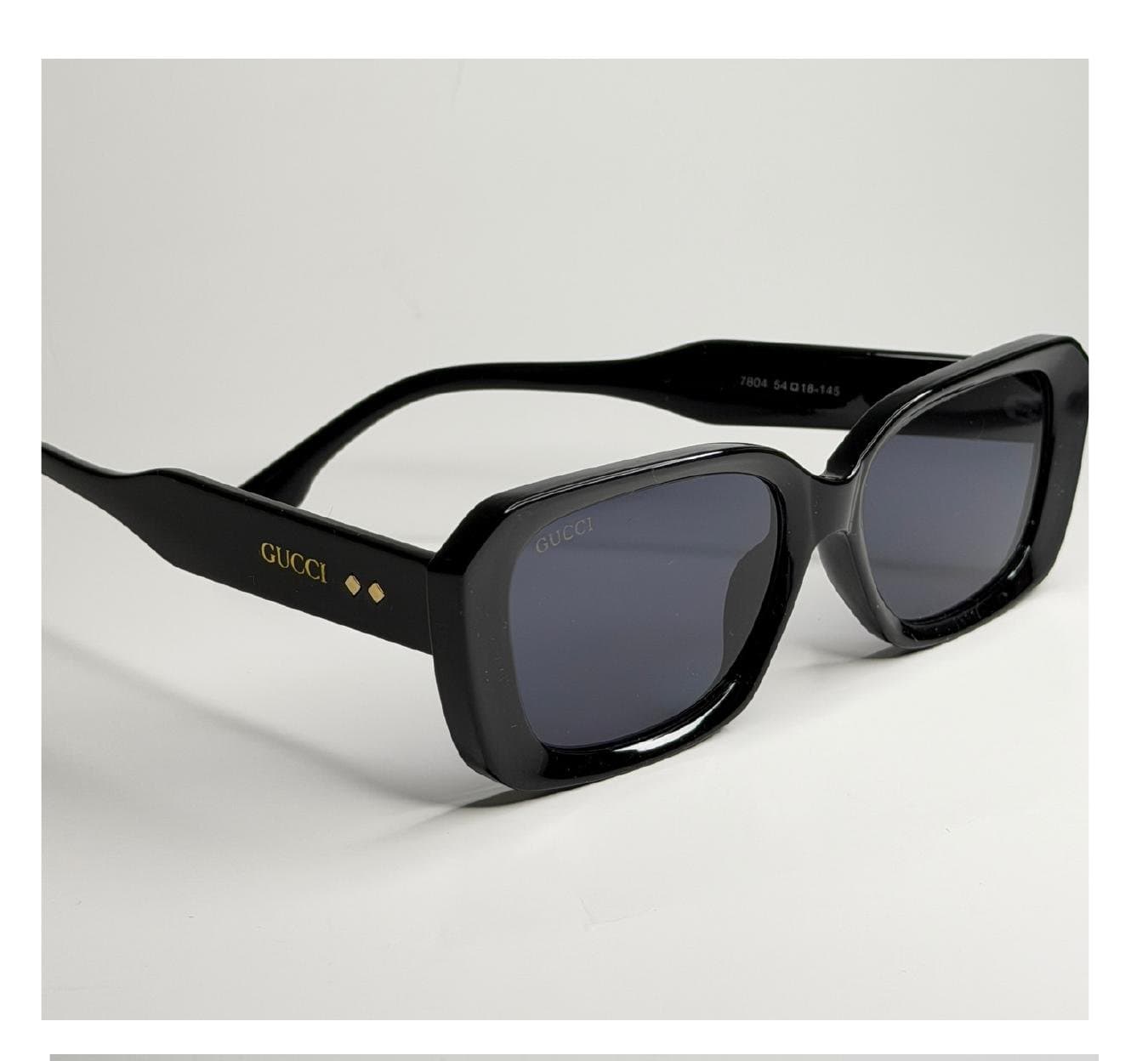 Retangular Largo, Preto, Detalhe Dourado, Cinza
