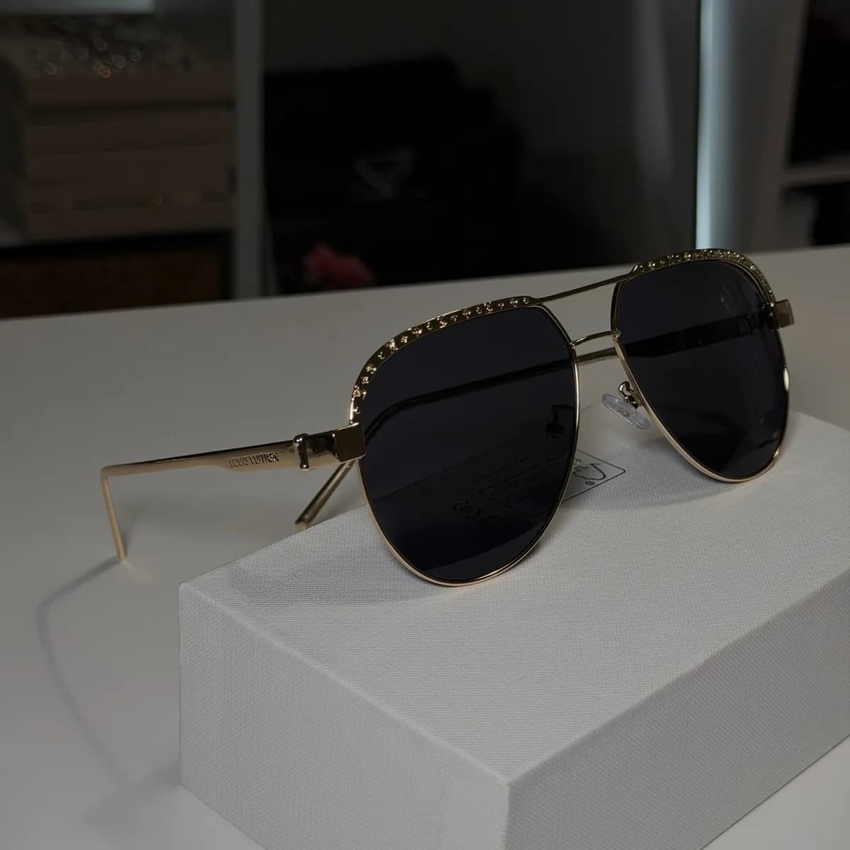 Aviador Metal, Dourado, Ponte Cravejada, Lente Cinza